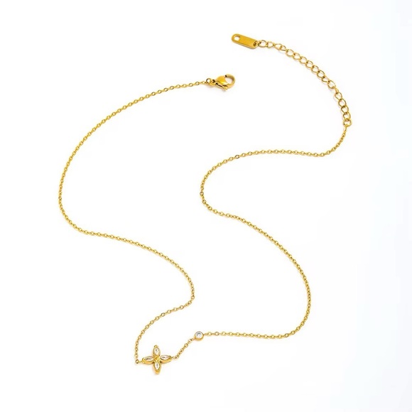 18K Gold Plated Cubic Zirconia Flower Necklace - Picture 7 of 9